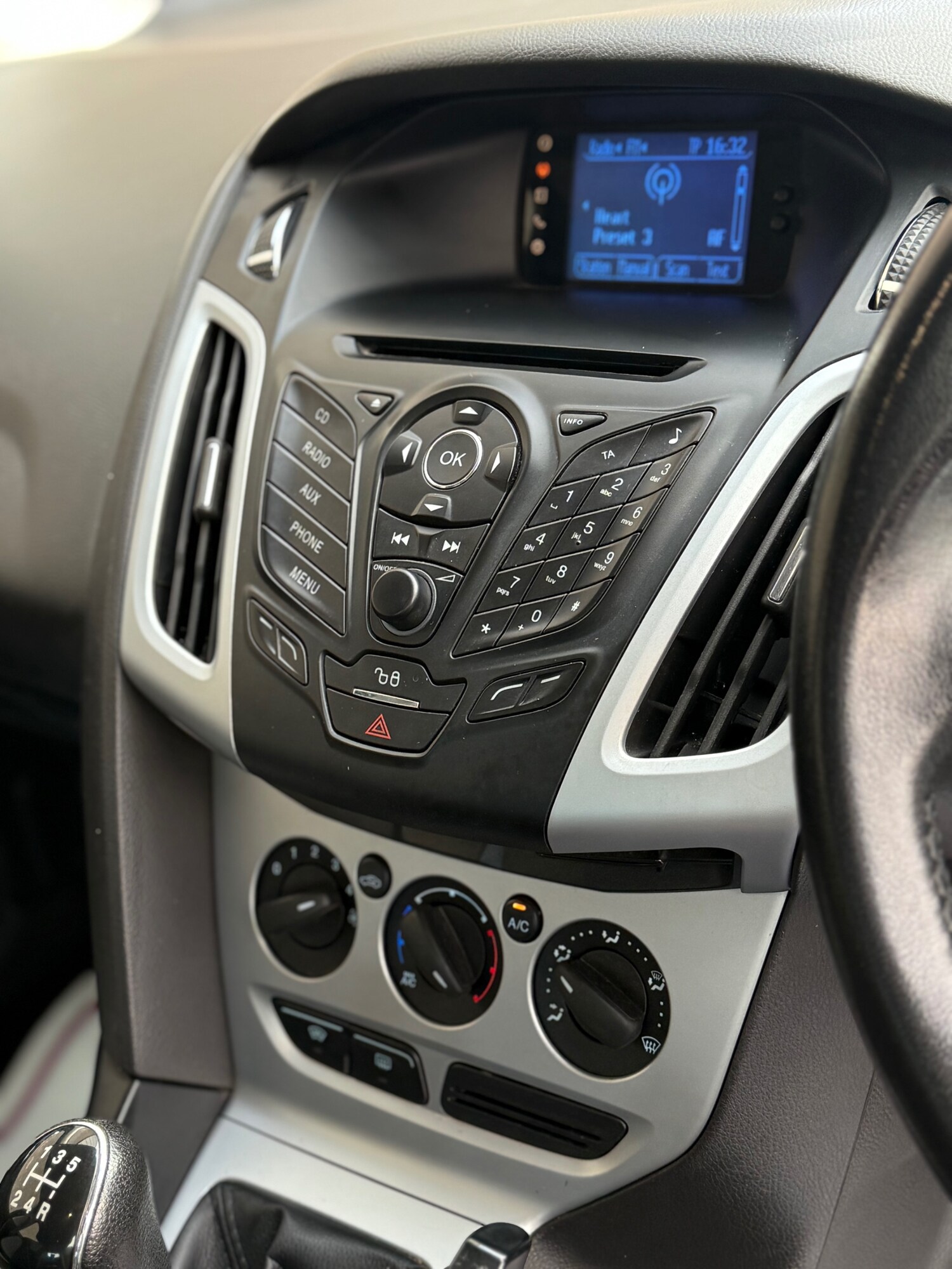 Used Ford Focus 2011 for sale - 77848872: Photo 11