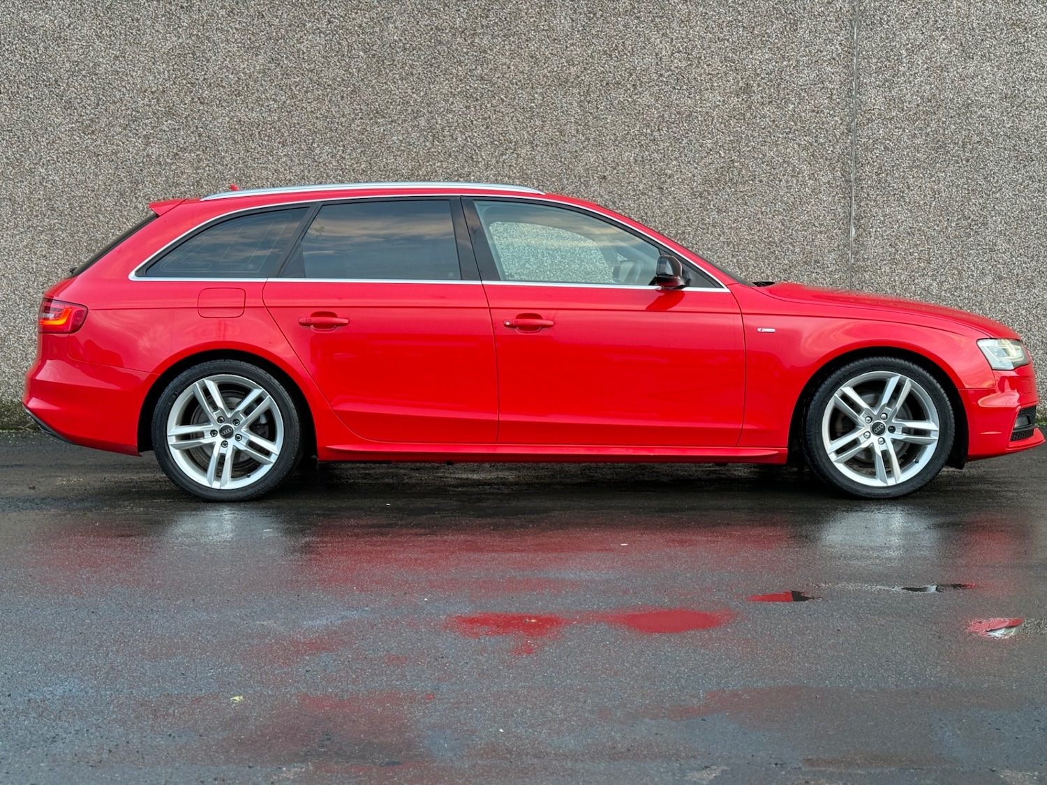 Used Audi A4 2015 for sale - 77237206: Photo 2