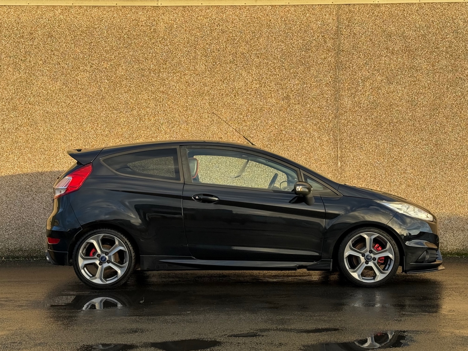 Used Ford Fiesta 2014 for sale - 76794791: Photo 2