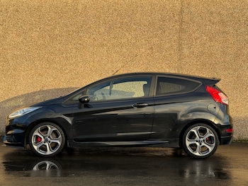 Used Ford Fiesta 2014 for sale - 76794791: Photo