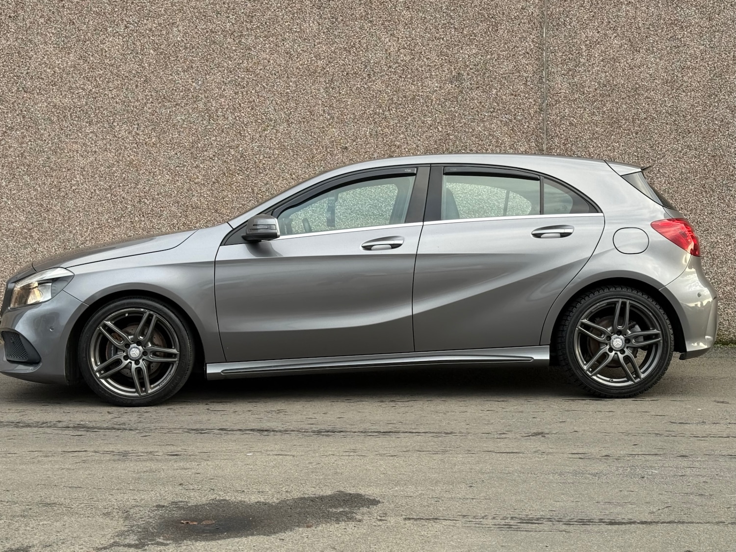 Used Mercedes-Benz A-Class 2016 for sale - 76906124: Photo 2