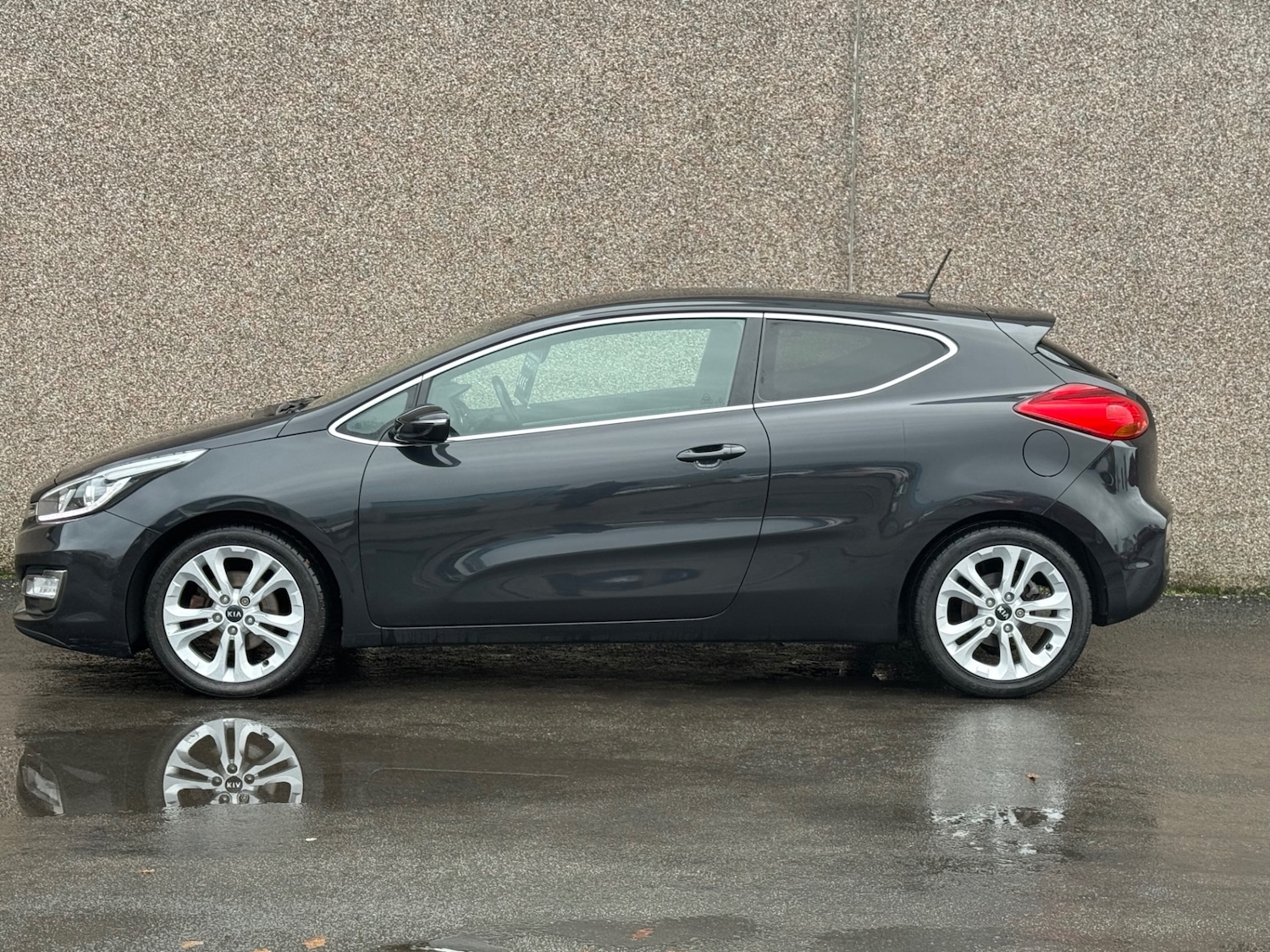 Used Kia Pro Ceed 2013 for sale - 76483141: Photo 2