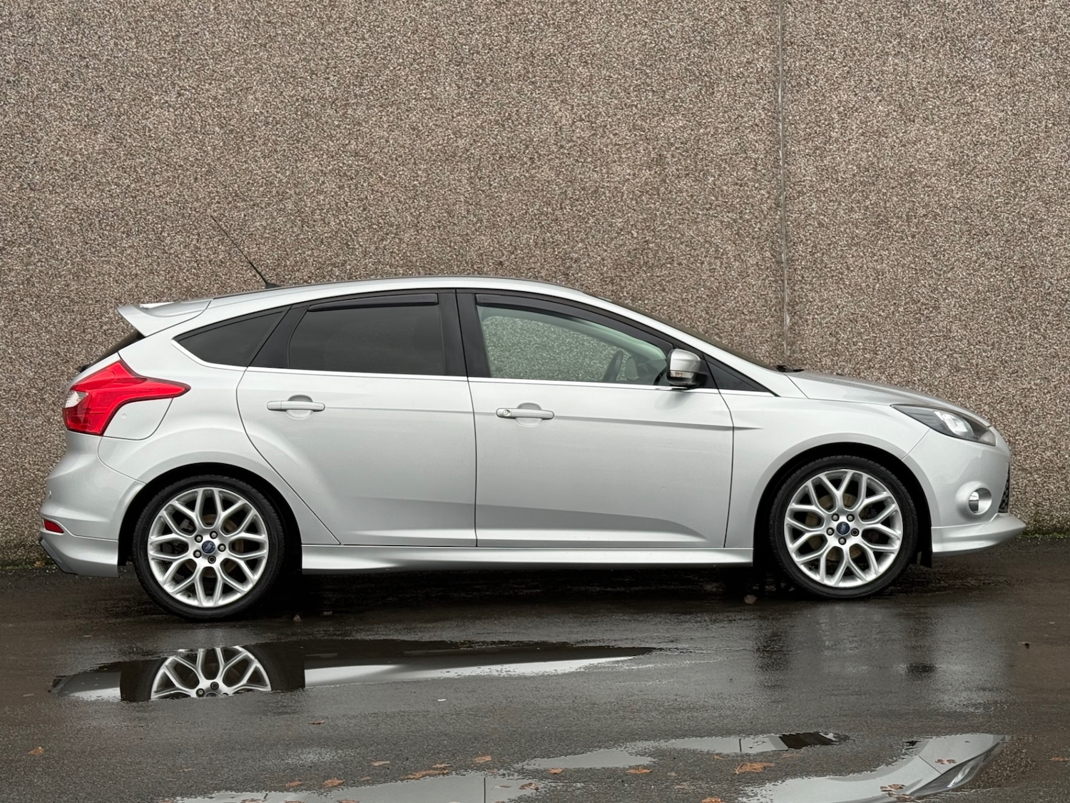 Used Ford Focus 2012 for sale - 76483131: Photo 4