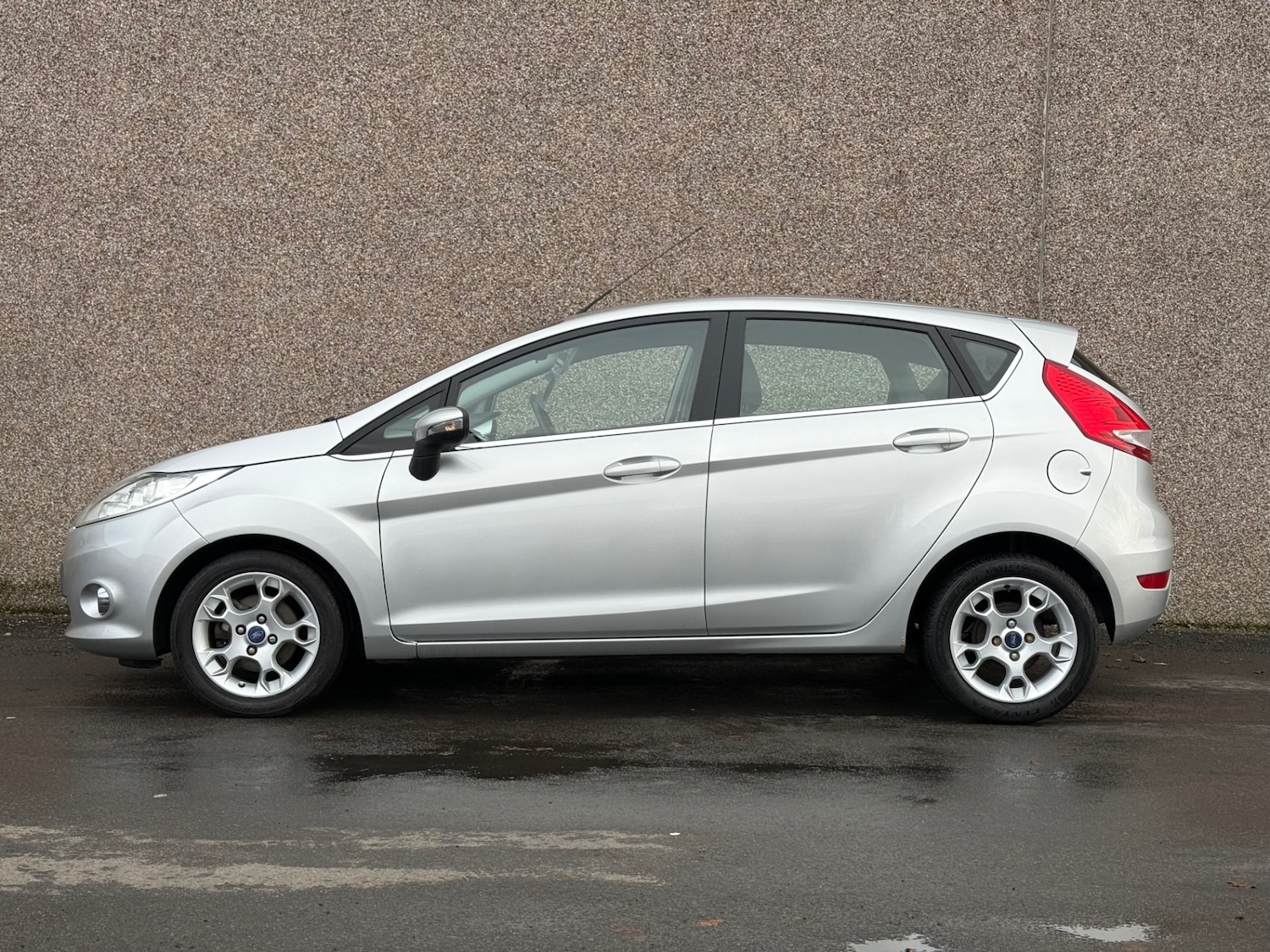 Used Ford Fiesta 2012 for sale - 77327209: Photo 2