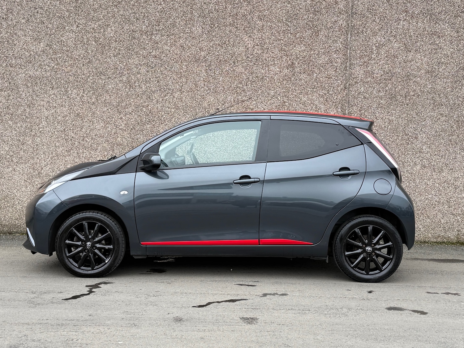 Used Toyota AYGO 2017 for sale - 78001342: Photo 2