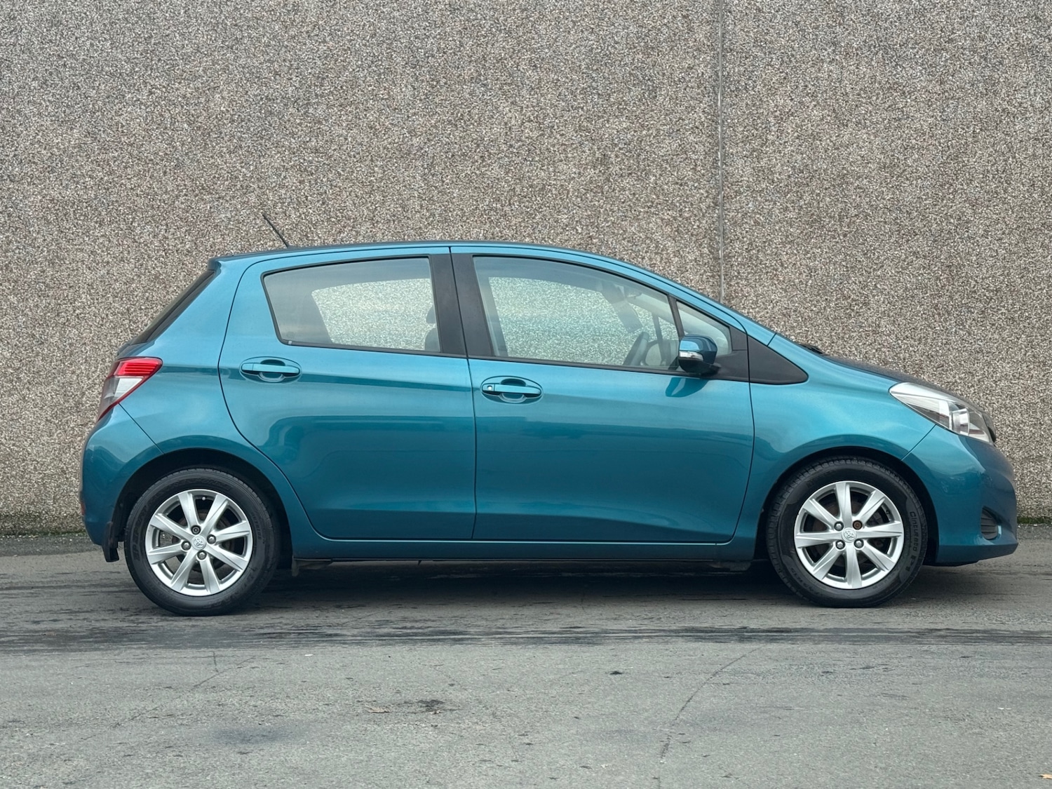 Used Toyota Yaris 2013 for sale - 77053775: Photo 4