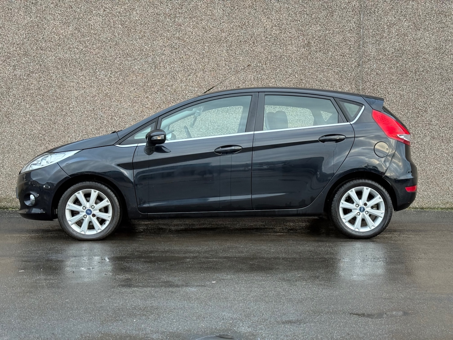 Used Ford Fiesta 2011 for sale - 77164706: Photo 2