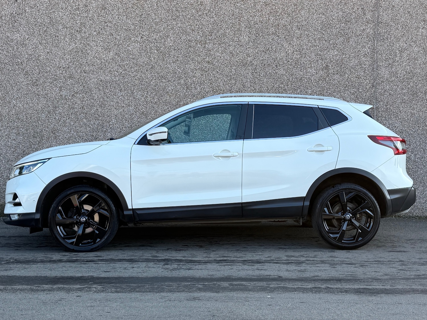 Used Nissan Qashqai 2018 for sale - 77973997: Photo 2