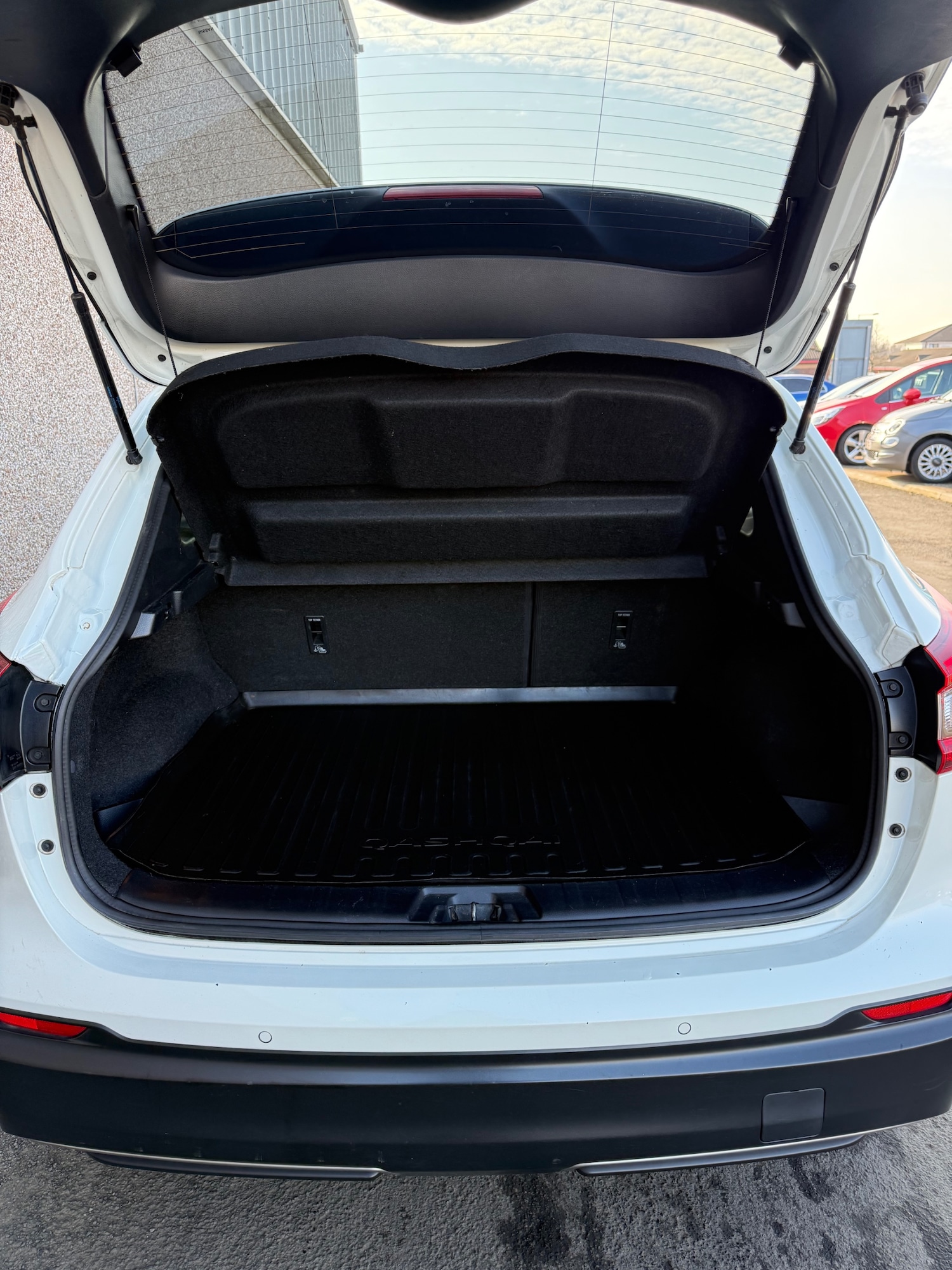 Used Nissan Qashqai 2018 for sale - 77973997: Photo 5