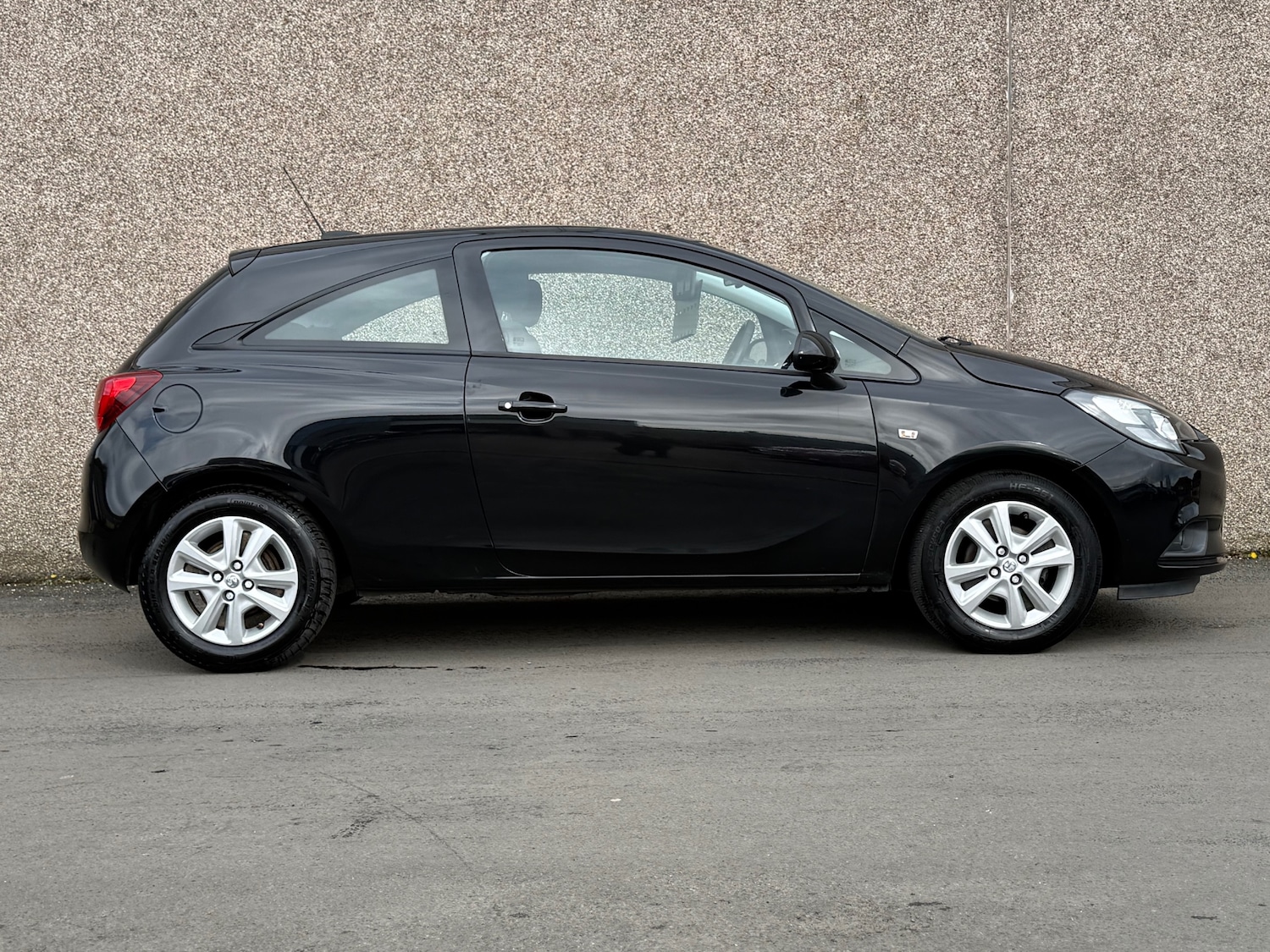 Used Vauxhall Corsa 2017 for sale - 78213764: Photo 2