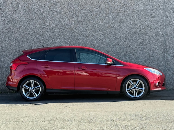 Used Ford Focus 2013 for sale - 76027098: Photo 2