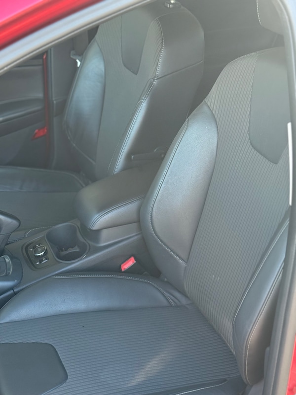 Used Ford Focus 2013 for sale - 76027098: Photo 6