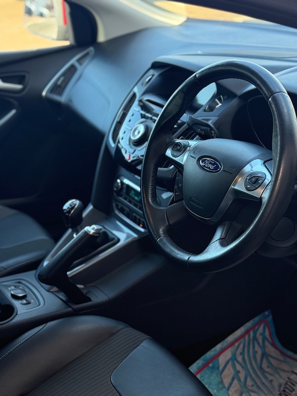 Used Ford Focus 2013 for sale - 76027098: Photo 8