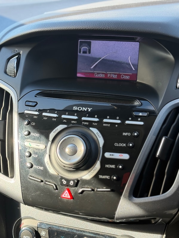 Used Ford Focus 2013 for sale - 76027098: Photo 9