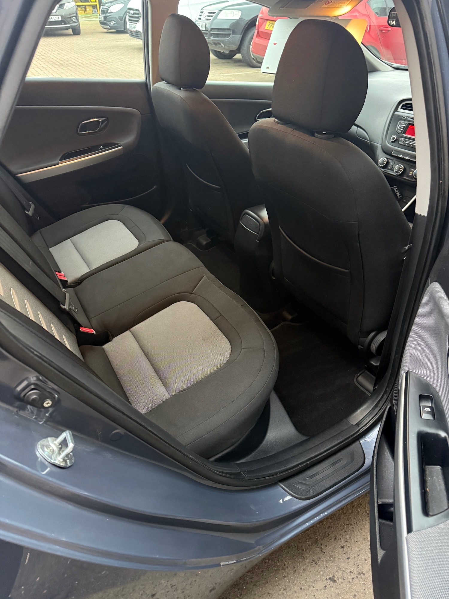 Used Kia Ceed 2012 for sale - 76652284: Photo 9