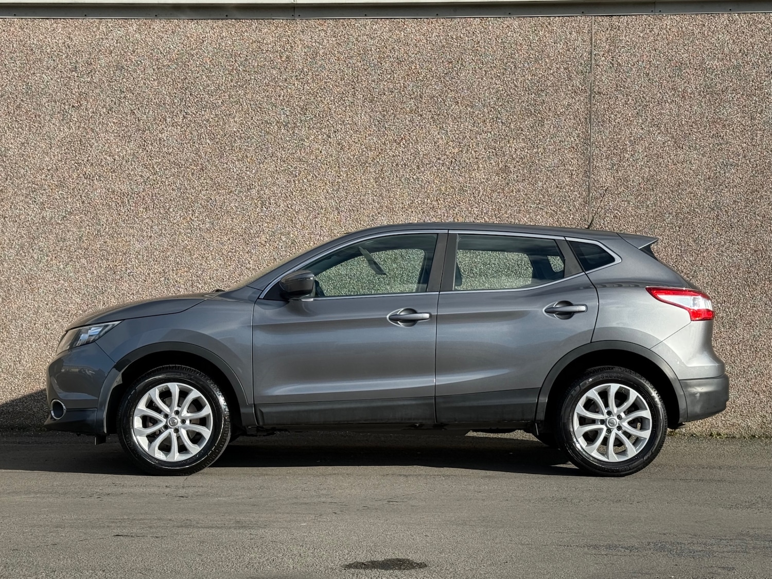 Used Nissan Qashqai 2016 for sale - 76378815: Photo 2