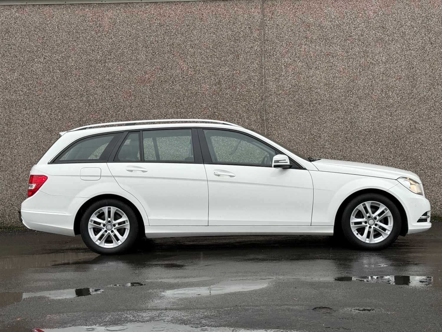 Used Mercedes-Benz C Class 2014 for sale - 76707472: Photo 4