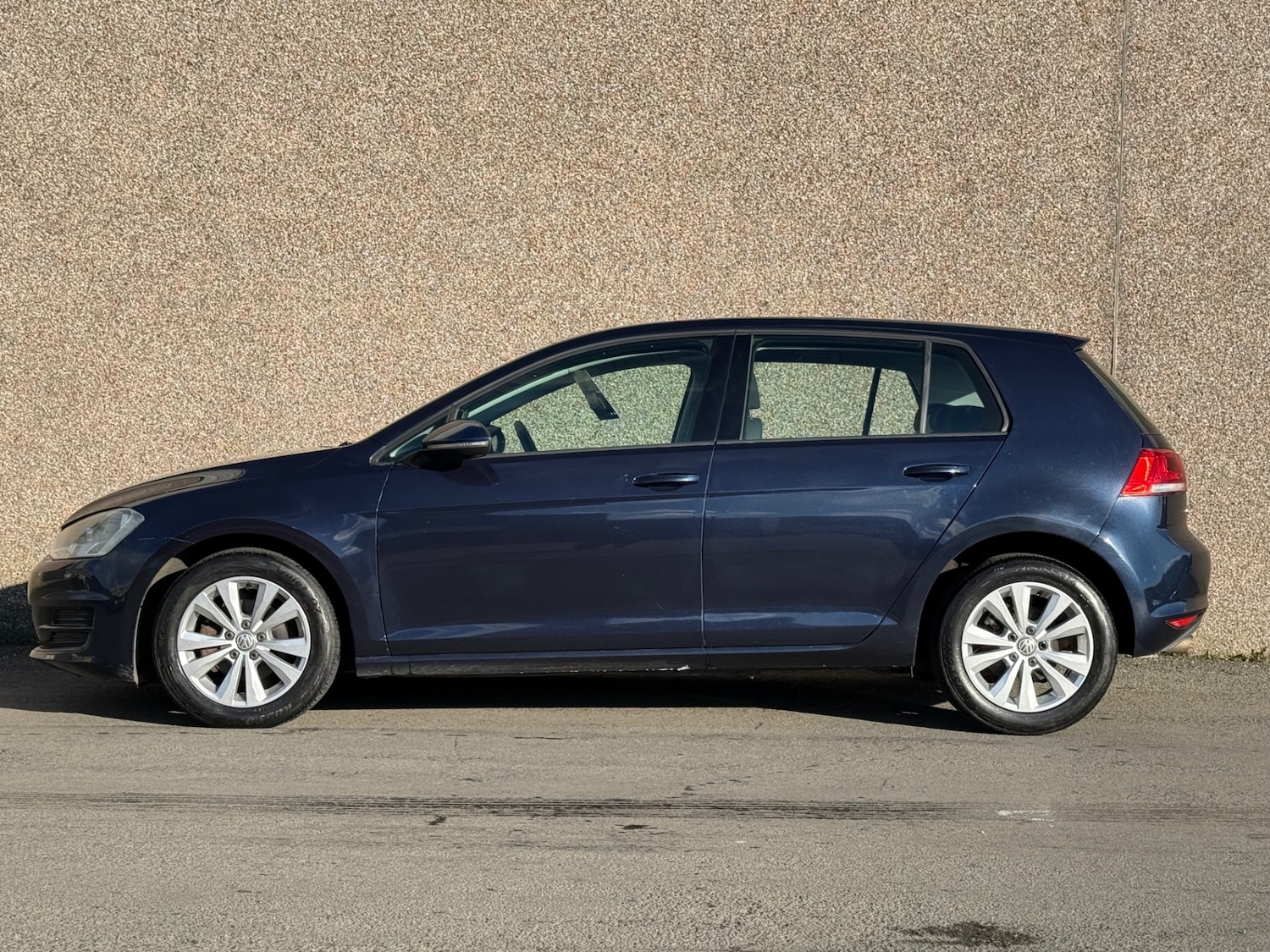 Used Volkswagen Golf 2014 for sale - 76378807: Photo 2