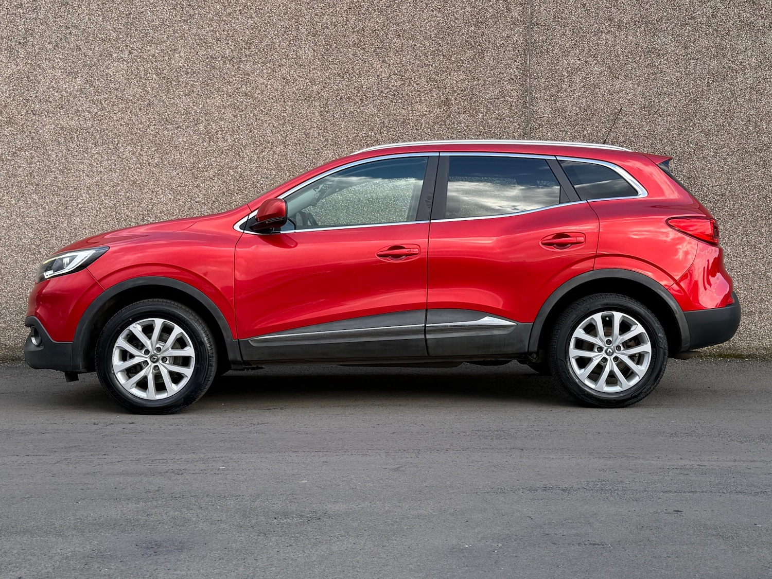 Used Renault Kadjar 2017 for sale - 77813419: Photo 4