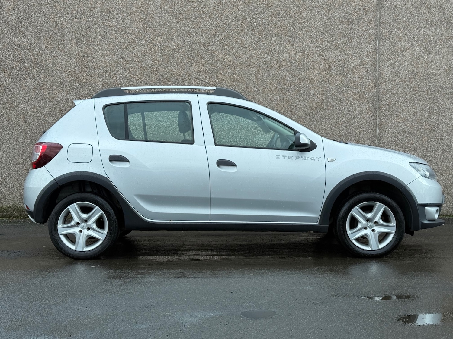 Used Dacia Sandero Stepway 2015 for sale - 77164707: Photo 4