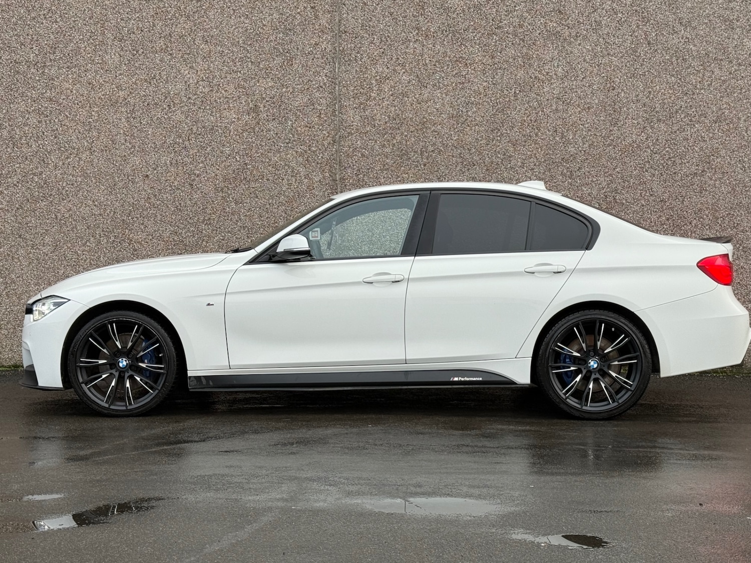 Used BMW 3 Series 2015 for sale - 76921531: Photo 2