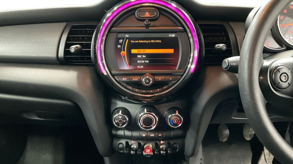 Used MINI Hatch 2018 for sale - 77111015: Photo 8