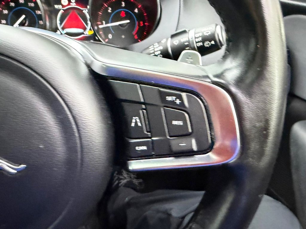 Used Jaguar F-Pace 2018 for sale - 77341870: Photo 30