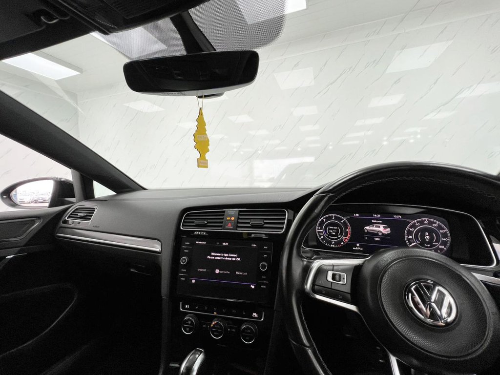 Used Volkswagen Golf 2017 for sale - 76333380: Photo 22