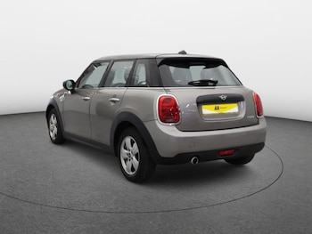 Used MINI Hatch 2019 for sale - 75832654: Photo