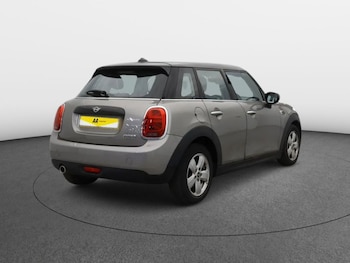 Used MINI Hatch 2019 for sale - 75832654: Photo