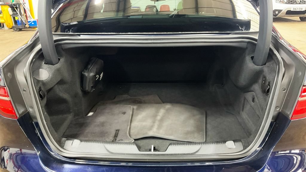 Used Jaguar XE 2020 for sale - 78145383: Photo 14