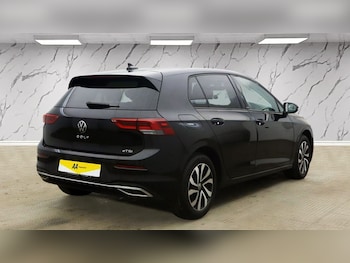 Used Volkswagen Golf 2021 for sale - 76740400: Photo