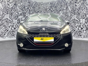 Used Peugeot 208 2014 for sale - 77275799: Photo