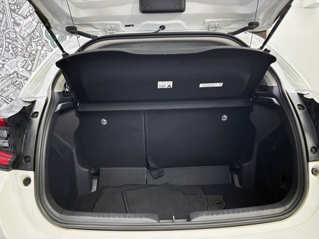 Used Toyota Yaris 2021 for sale - 76023808: Photo 30