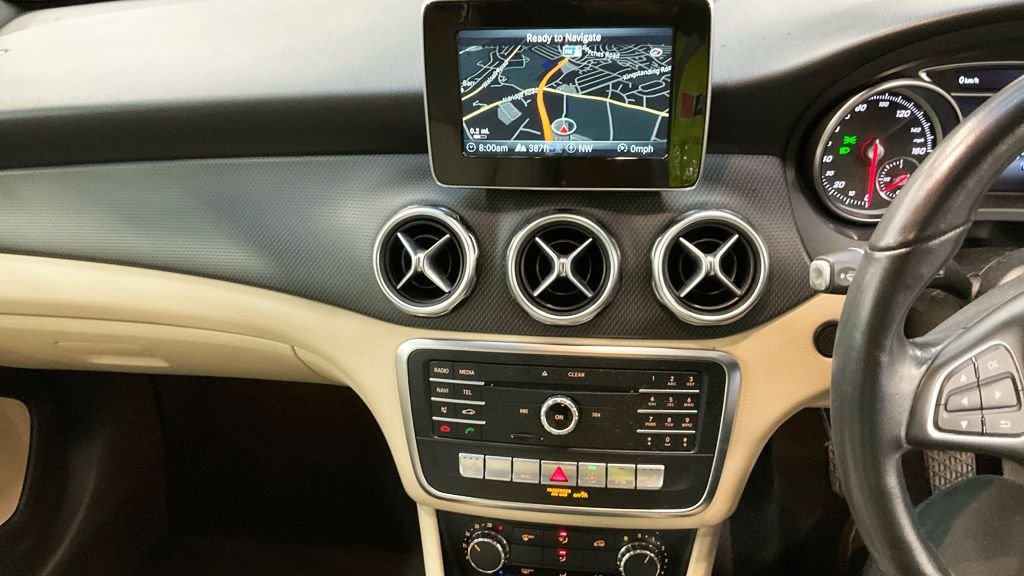 Used Mercedes-Benz GLA 2018 for sale - 77655177: Photo 10