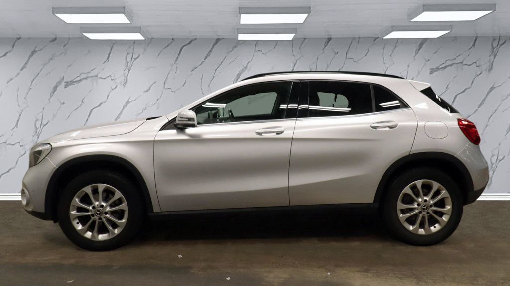 Used Mercedes-Benz GLA 2018 for sale - 77655177: Photo 8