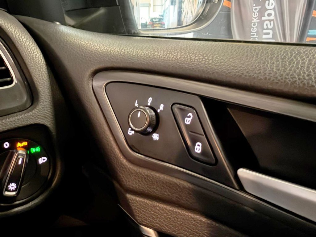 Used Volkswagen Golf 2019 for sale - 77609005: Photo 28