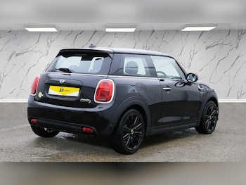 Used MINI Hatch 2022 for sale - 76740503: Photo