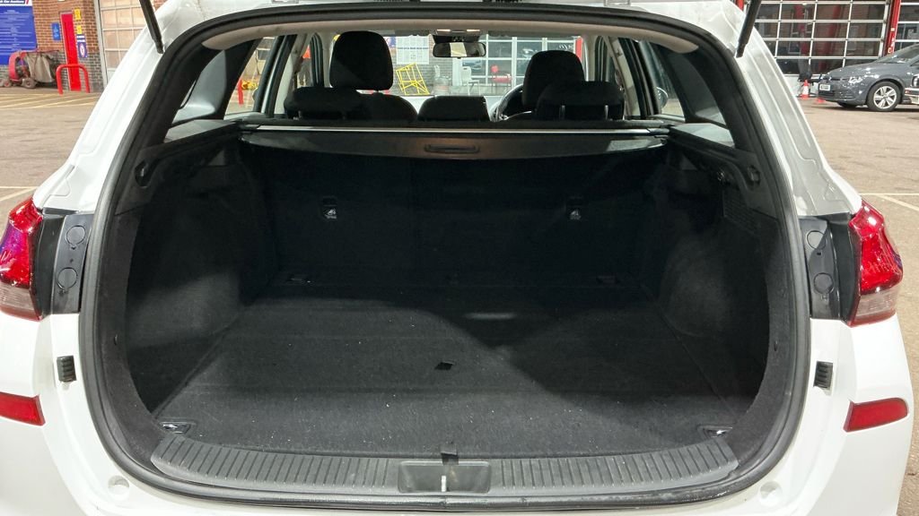 Used Hyundai i30 2021 for sale - 76582750: Photo 11