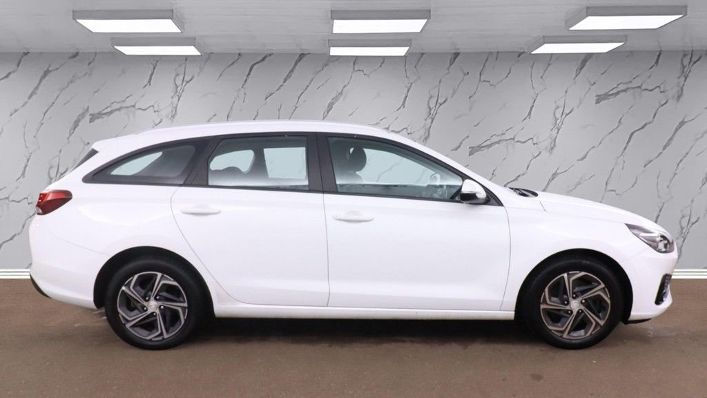 Used Hyundai i30 2021 for sale - 76582750: Photo 5