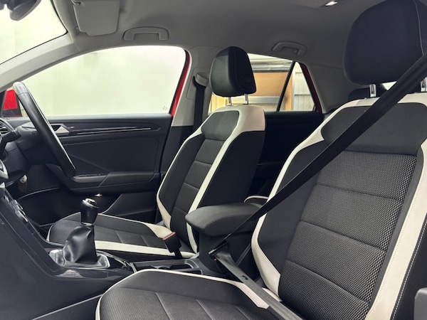 Used Volkswagen T-Roc 2018 for sale - 73968932: Photo 15