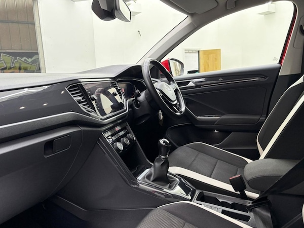 Used Volkswagen T-Roc 2018 for sale - 73968932: Photo 16