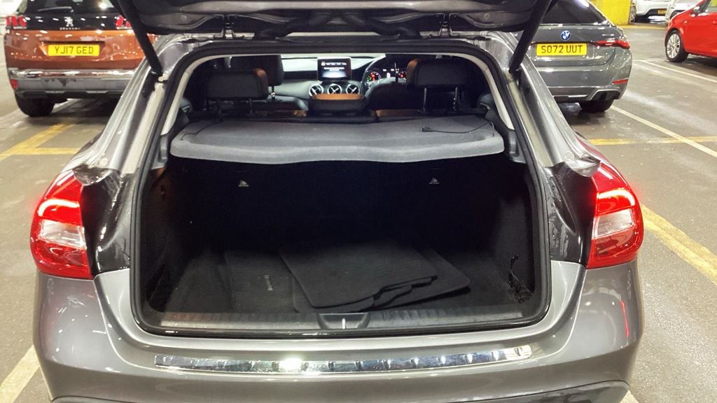 Used Mercedes-Benz GLA 2018 for sale - 77655105: Photo 14