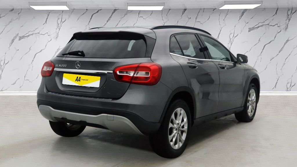 Used Mercedes-Benz GLA 2018 for sale - 77655105: Photo 6