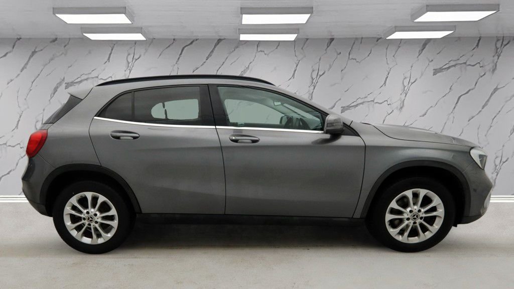 Used Mercedes-Benz GLA 2018 for sale - 77655105: Photo 7