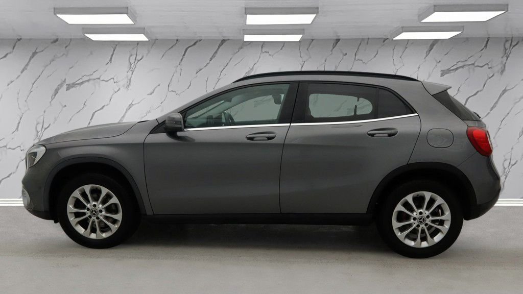 Used Mercedes-Benz GLA 2018 for sale - 77655105: Photo 8