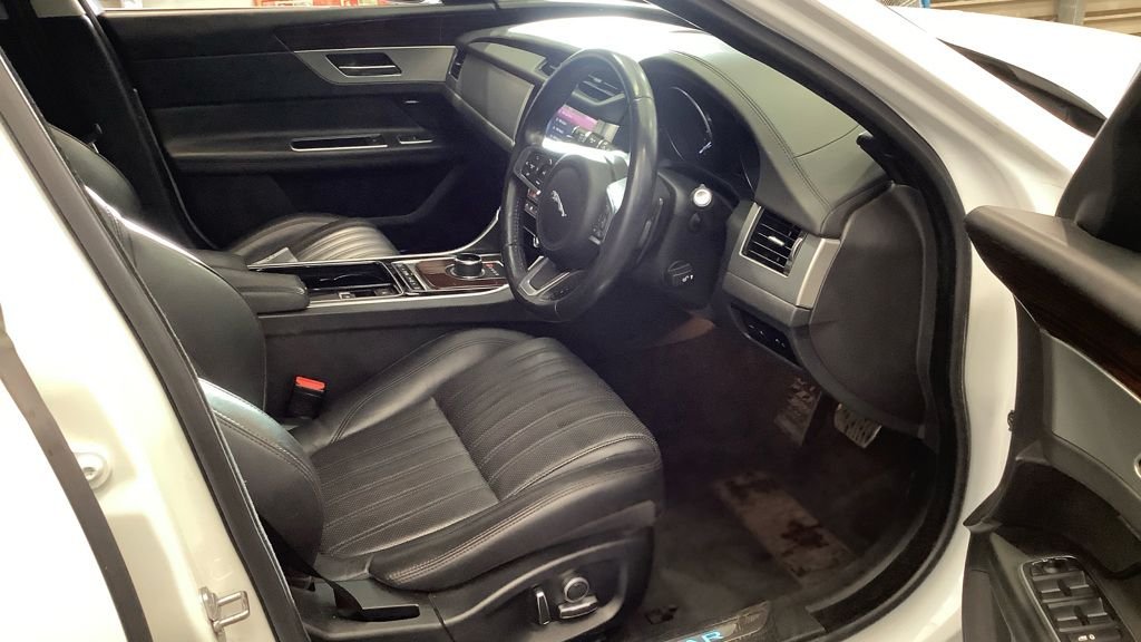 Used Jaguar XF 2018 for sale - 77384320: Photo 10