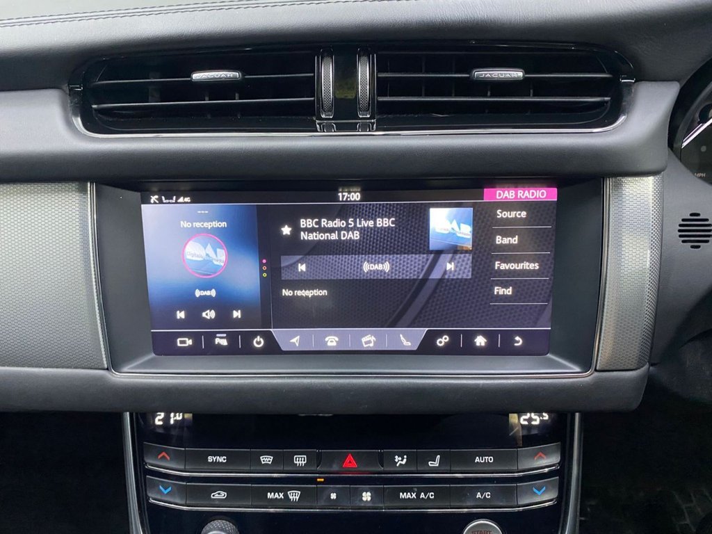 Used Jaguar XF 2018 for sale - 77384320: Photo 19