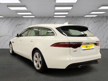 Used Jaguar XF 2018 for sale - 77384320: Photo