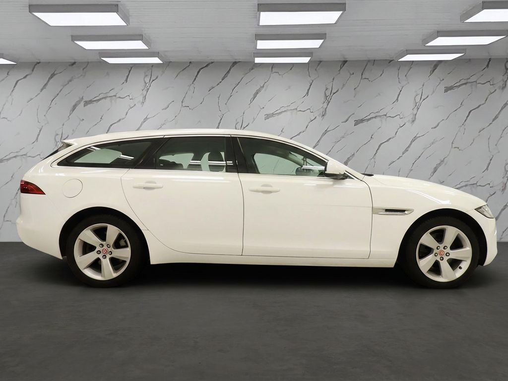 Used Jaguar XF 2018 for sale - 77384320: Photo 6